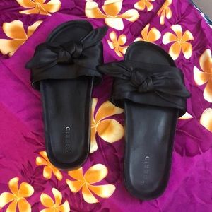 Black satin knotted slides